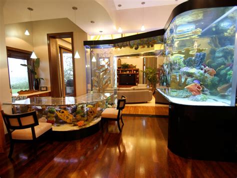 Read blog post about 25 rooms with stunning aquariums & check out the best design ideas! The 20 Most Lavish Home Aquariums in the World