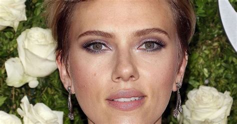 Scarlett Johansson Look Book Glamour Uk