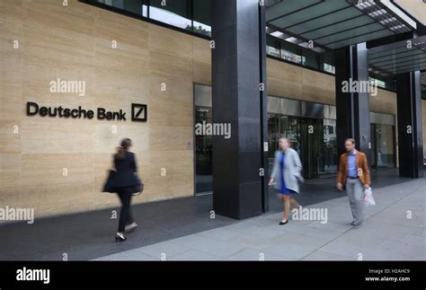 Deutsche Bank Office On London Wall Hi Res Stock Photography And Images
