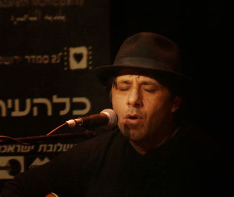 פעם שלך פעם אחרת על יופיך לזרים מוותר. גברי בנאי מספיד את אחיינו: "אני לא קולט ולא תופס, הוריו ...