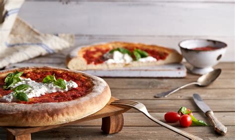 Ricetta Pizza Margherita con stracciatella di burrata ...