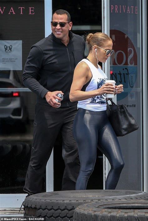 Jennifer Lopez Carries 20k Hermes Purse To A Miami Gym Daily Mail