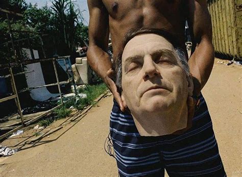 Brazil's president jair bolsonaro told a reporter he felt like covering your face in punches. Coletivo de arte usa 'cabeça de Bolsonaro' como bola de futebol em vídeo de protesto; assista ...