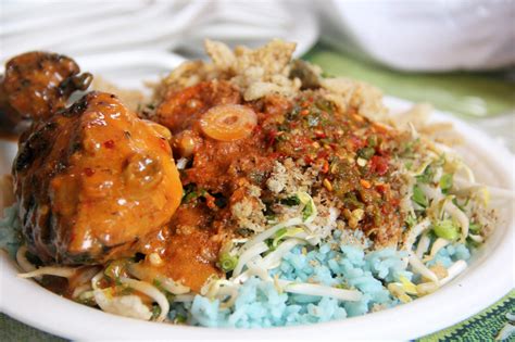 Malaysia's diversity has blessed the country with one of the most exquisite cuisines in the world, and elements of malay, chinese, and indian cooking are both distinct and blended together. 14 Malaysian Food Photos - Are You Ready to Drool?