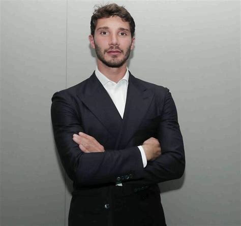Tonycolombo #palapartenope @stefanodemartino @2020 cr studio: Stefano De Martino al posto di Corona nel programma di ...