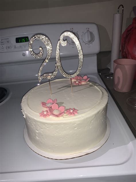 Maxy Bs Made This Vanilla Birthday Cake W Butter Cream Icing 20