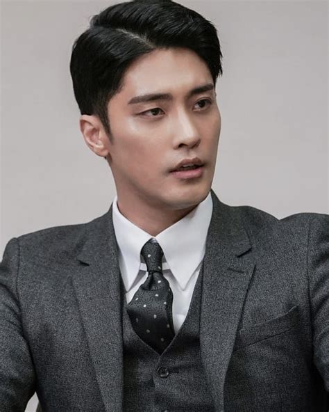 Sung hoon's breakthrough role was in the supernatural romance drama, new tales of gisaeng. ボード「Sung Hoon/Drama」のピン