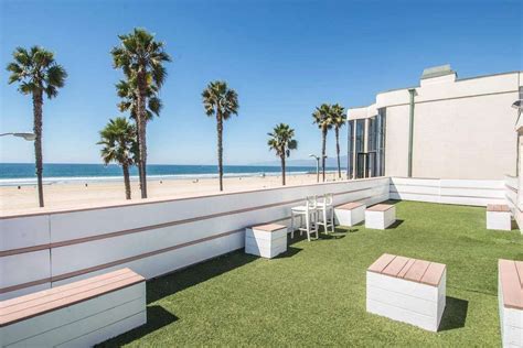 The property was clean and comfortable and the best location to see the sights. The 10 Best Budget Los Angeles Hotels of 2021