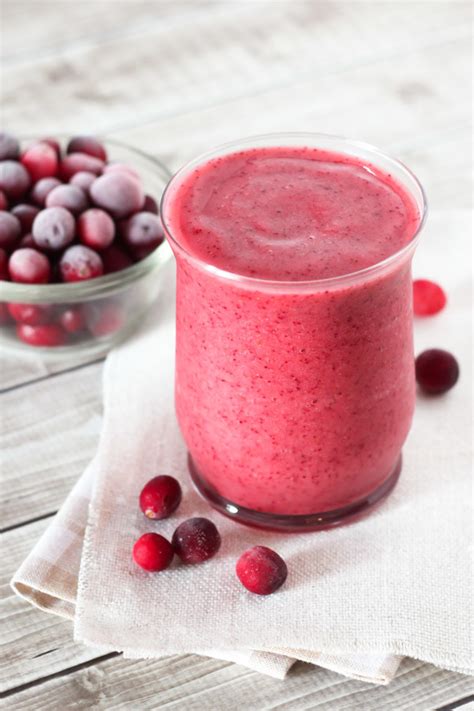 berry cranberry smoothie - Sarah Bakes Gluten Free