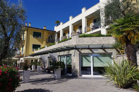Located in malcesine, wellness hotel casa barca (adult only) offers a great night of sleep so you're well rested for the next day. "Außenansicht" Wellness Hotel Casa Barca (Malcesine ...