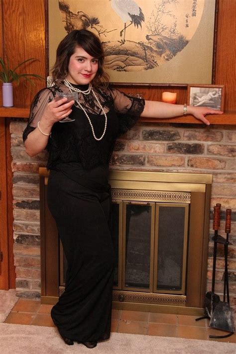 Many people enjoy mystery books, movies or television shows. How to Host A Murder Mystery Dinner Party