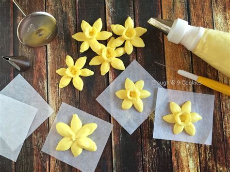 How To Easily Make Royal Icing Flowers Artofit
