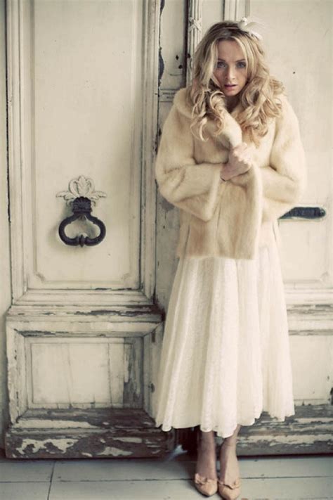 Product name zh828b wholesale bride wedding dress new faux fur collar white bridal coat cloak material blending size free color white/red customized customers provide. Picture Of Fur For Your Fall Or Winter Wedding Not To Get Icy