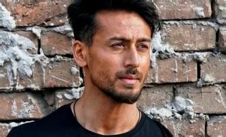 Tiger Shroff Shares Yet Another Motion Poster For Ganpat Bollywood