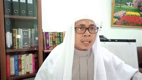 Baca surat al 'adiyat lengkap bacaan arab, latin & terjemah indonesia. Ust. Dhamaruddin (Tafsir Surat Al-'Adiyat) - YouTube