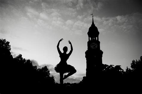 Check out inspiring examples of bellerina artwork on deviantart, and get inspired by our community of talented artists. Die Hamburg Ballerina | Neunzehn72