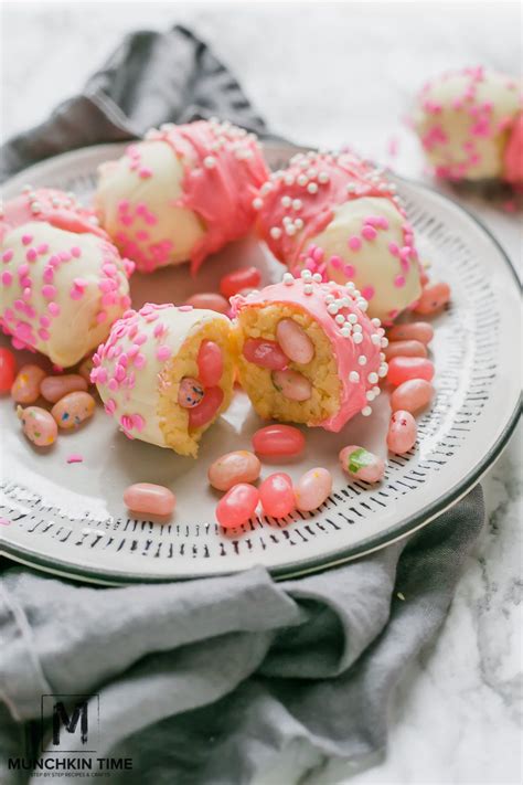 Let cake cool for 45 minutes to one hour. How to Make Easter Cake Pops Using Plastic Eggs - Munchkin ...