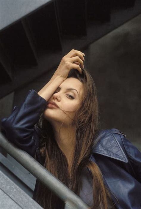 Angelina Jolie When She Was Only 19 Years Old 17 Pics