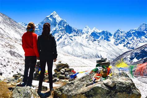 Everest Base Camp Sobreviviendo A Un Viaje De Altura Ua
