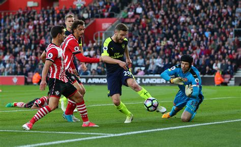Nketiah pounces to give arsenal the lead on 20 minutes. Arsenal Vs Southampton: Player Ratings