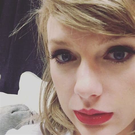 Taylor Swift Naked Unafraid During Fire Alarm Prank The Hollywood Gossip