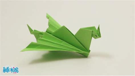 Tak hanya bentuk bunga mawar yang dapat dibentuk dengan seno origami, namun masih banyak bentuk yang dapat kamu buat dengan seni. Cara Membuat Origami Mawar dan Naga yang Mudah Bagi Pemula