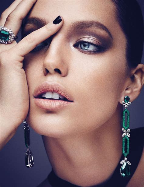 Emily Didonato By Ben Hassett For Vogue Arabia March 2017 Modelo De