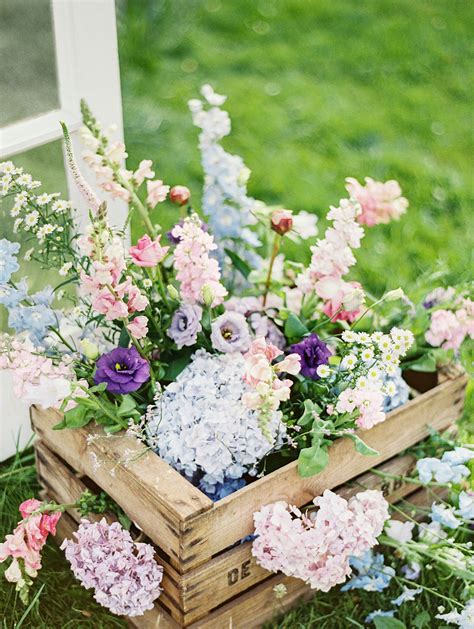 22 Stunning Spring Floral Arrangements Sunlit Spaces Diy Home Decor