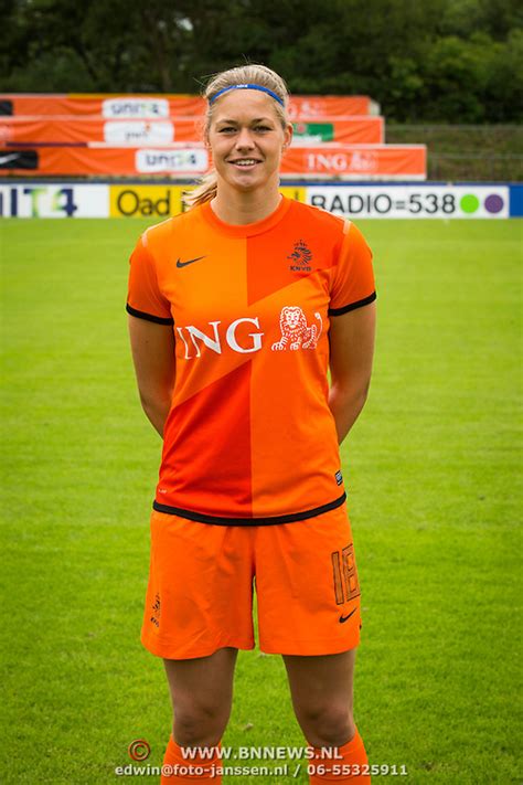 Het nederlands dames elftal heeft enorm gepresteerd de laatste jaren, dit mede door een enorme groei in het damesvoetbal in nederland. Nederlands Dames voetbal Elftal | Fotopersburo Edwin Janssen