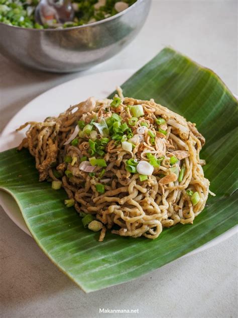 Resep membuat bakmi goreng yang mudah untuk hidangan makan malam bersama keluarga, simak cara masaknya berikut ini. Udah pernah nyoba bakmi goreng di Bakmi Khek Irian Barat ...