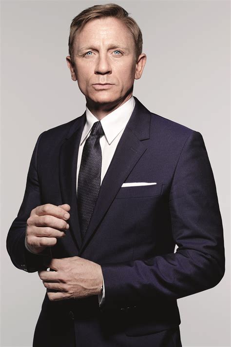 World Exclusive Images Of Daniel Craig In Spectre Daniel Craig Suit