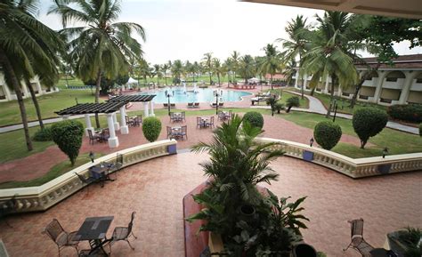 So the crowd is usually not the same as you'd expect at any other 5 star luxury beach resort. Holiday Inn Cavelossim, Goa | Wedding Lawn | 5 Star ...