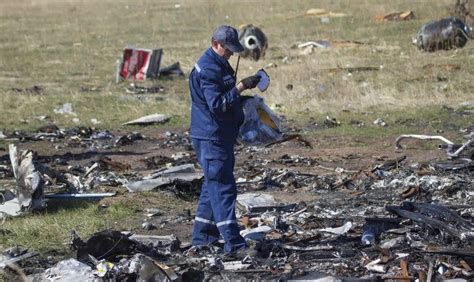 Human Remains Found At Ukraines Mh17 Crash Site