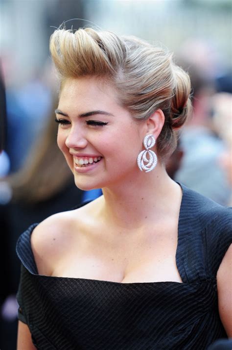 How Kate Upton Turn This Regular Ol Bun Hairstyle Into A Retro Glam Updo Glamour