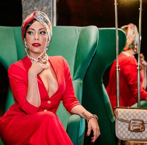 Então, assim, eu fiquei sem ar, eu fiquei: Samantha Schmütz voltou aos palcos e os looks são de ...