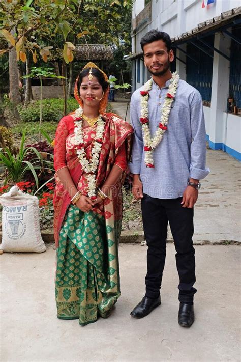 Newly Married Couple At Wedding In Kumrokhali India Editorial Stock