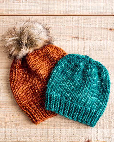 There are basic chunky knit hats that show off the yarn with a simple stockinette stitch, and then there are more challenging hats that feature cables or other textured stitches. Super Bulky Knit Hats - 10 sizes - free pattern