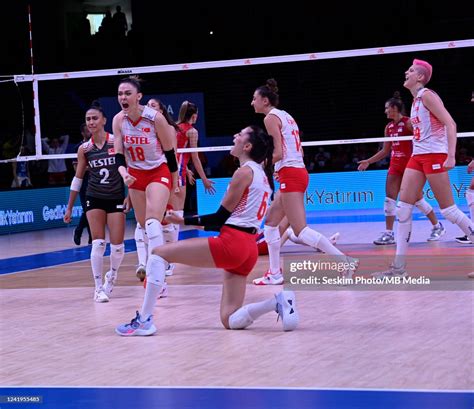 Turkey Players Celebrating For Zehra Gunes Score During The Women´s News Photo Getty Images