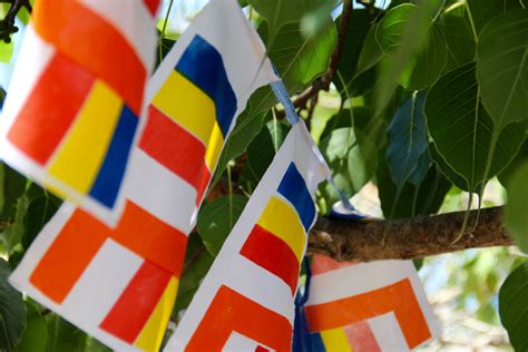 Lexas länderservice > flaggen der welt > asien > sri lanka. Buddhistische Flaggen, Kandy, Sri Lanka • Jamane