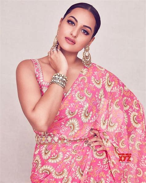 Actress Sonakshi Sinha Stunning Stills In Saree Styled By Mohit Rai Social News Xyz