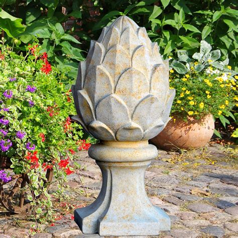 Auf gartentipps.com findest du viele tolle tipps für deinen garten. Deko Pinienzapfen aus Stein - Toskana • Gartentraum.de