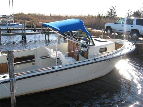 Book the 44 foot maxium cuddy cabin for up to 12 person. 1984 21 FT Proline Walk Around Cuddy Cabin - The Hull ...