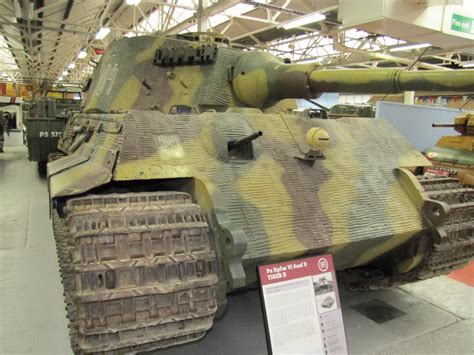 Фотообзор немецкий тяжелый танк Pz Kpfw VI Ausf B Tiger II 58 фото