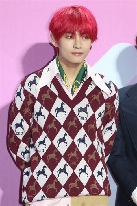 200105 #뷔 #태형 #태태 #v #김태형 #방탄소년단. HI★포토 방탄소년단 뷔 '압도적 비주얼'