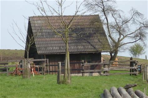 Aber du musst erst mal thane in den drei städten werden dann wird dir dort ein grundstück zum kauf angeboten. Skyrim: Den Vogt in Weißlauf finden - so geht's