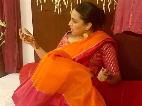 swara bhasker wins the internet as she attends a lockdown mehendi ceremony