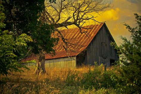 You Must See These 10 Breathtaking Photographs Of Old Arkansas Barns