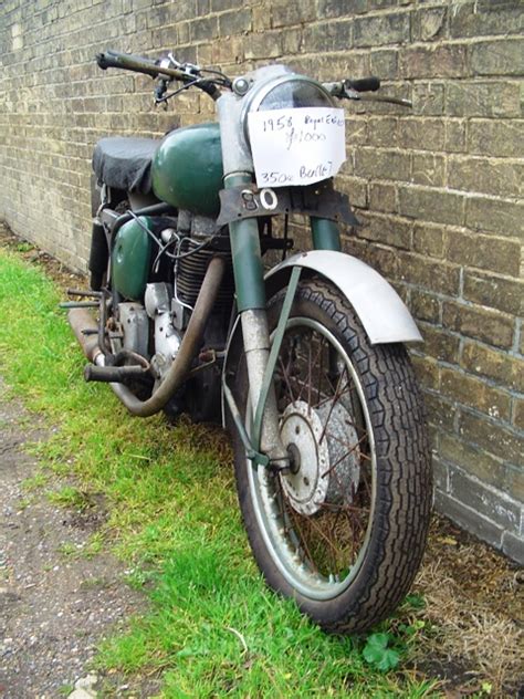 5 points that you should consider talking about the royal enfield classic 350 design, as per its name, the bike has classic design. (1958) Royal Enfield Clipper 350 ccm | Gallery | Veteráni ...