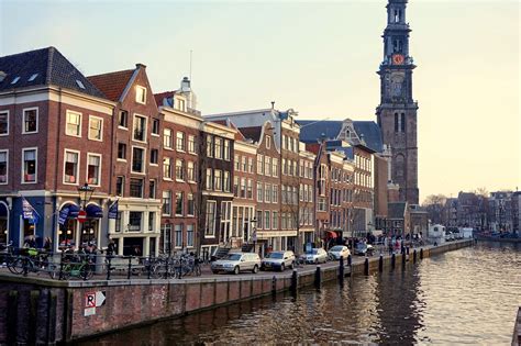 Besuchen sie unser museum und erfahren sie mehr über unsere weltweiten bildungsaktivitäten. Im Anne-Frank-Haus in Amsterdam | https://www.anderswohin.de
