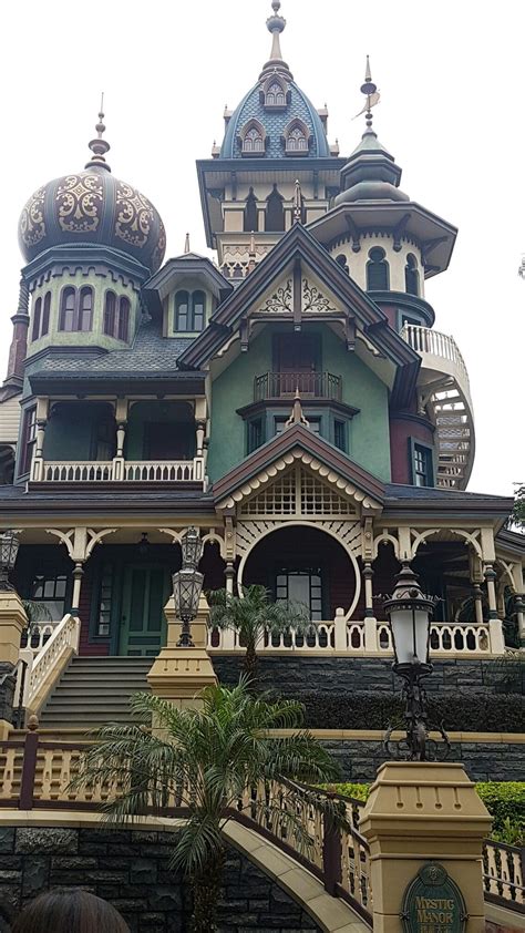Mystic Manor Hkg Disneyland บ้านในฝัน